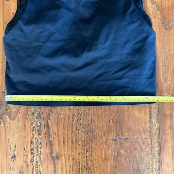 Lululemon Break Free Tank with Mesh Fabric Bra Size 4 in Black Nulux - Picture 11 of 11